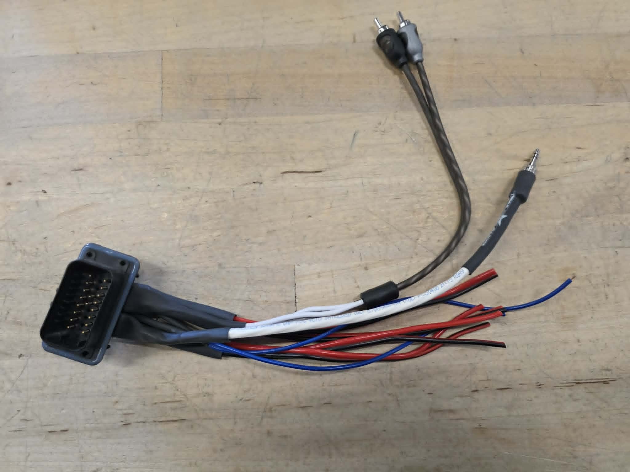 Pro Series/ Xpedition/Ranger 1500/2024+ RZR1000 Ride Command plug with RCA and Sound bar plug