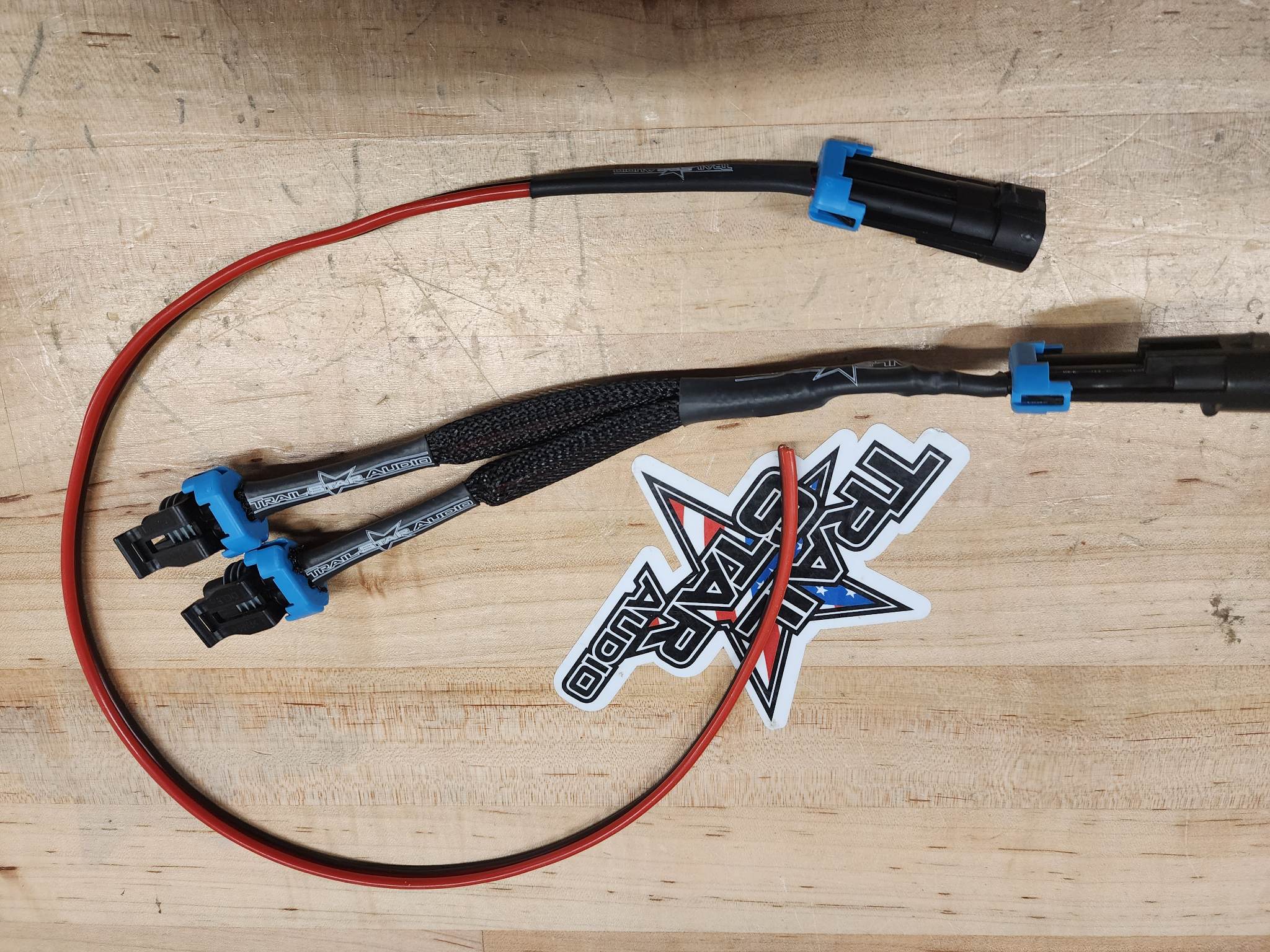 Plug and Play Pro / Pro R Dual rear speaker plug (pair)