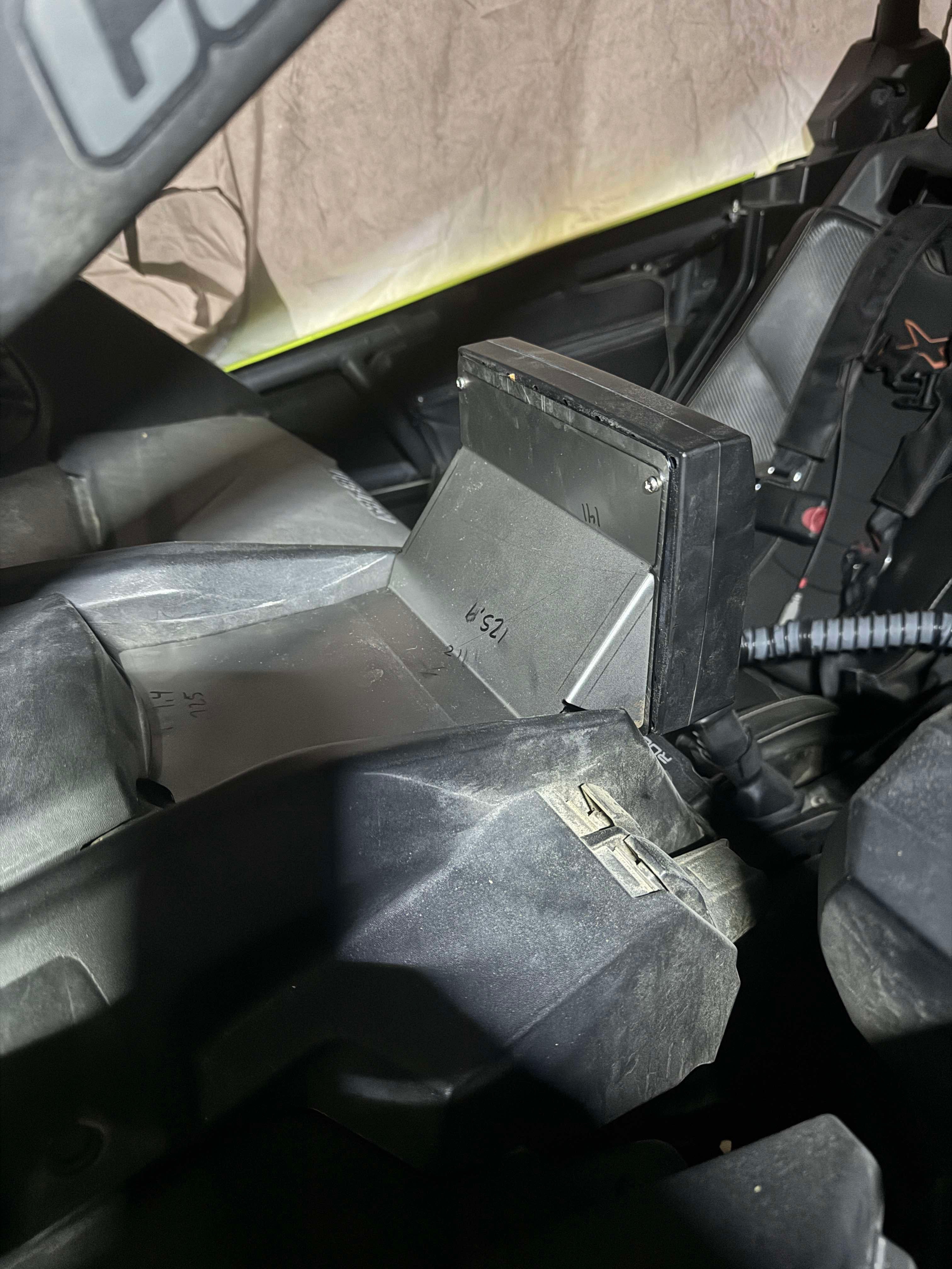 Can-Am X3 MB Quartz GMR7V1 Radio Mount (2017–2025)