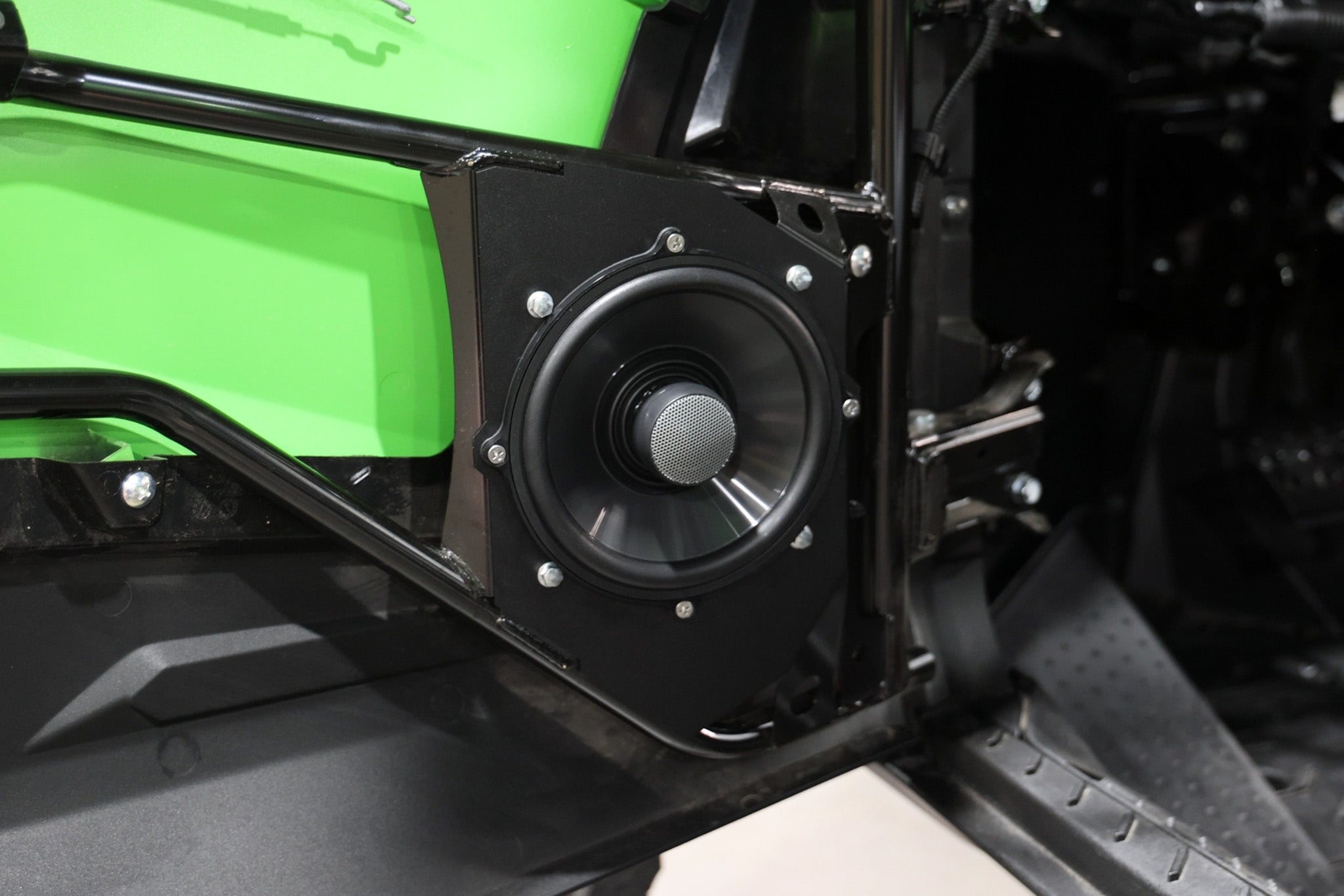 KAWASAKI® TERYX H2 GARMIN TREAD® Elite Stage 8 Stereo Kit | UTVS-H2-S8-GRM